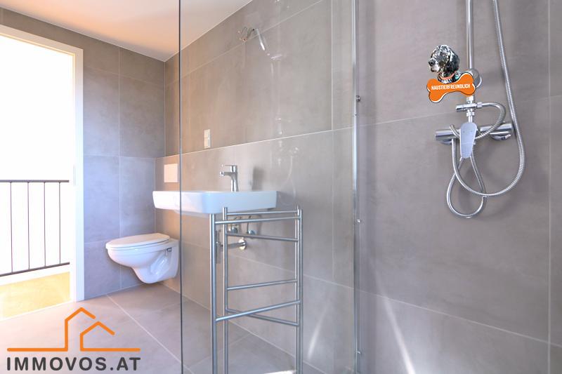 Die Dusche ist bodeneben u. barrierefrei.