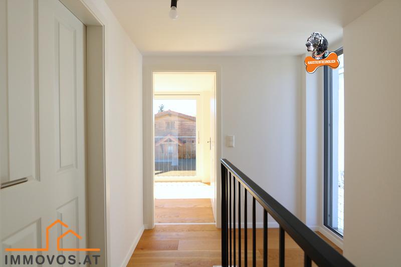 zentraler Gang im 1. OG (Galeriegeschoß)