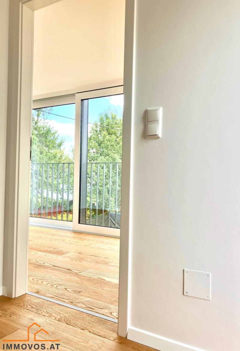 Blick ins größere Schlafzimmer