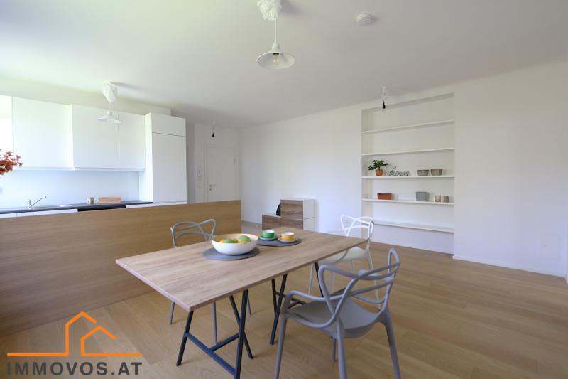 Hier hat sogar ein 1,80 m langer Esstisch locker Platz!