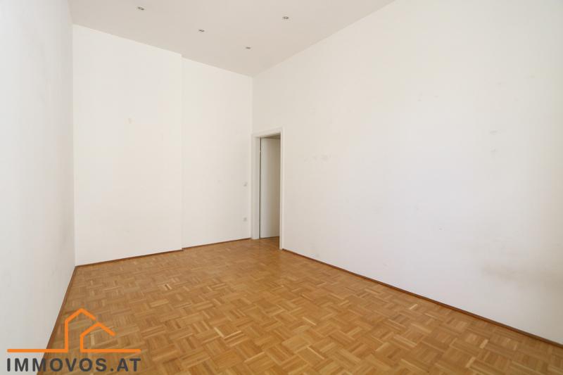 Zimmer 3 über den zentralen Gang begehbar