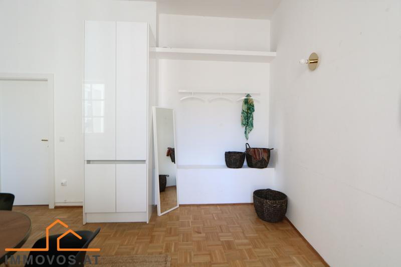 Garderoben-Nische im Eingangsbereich