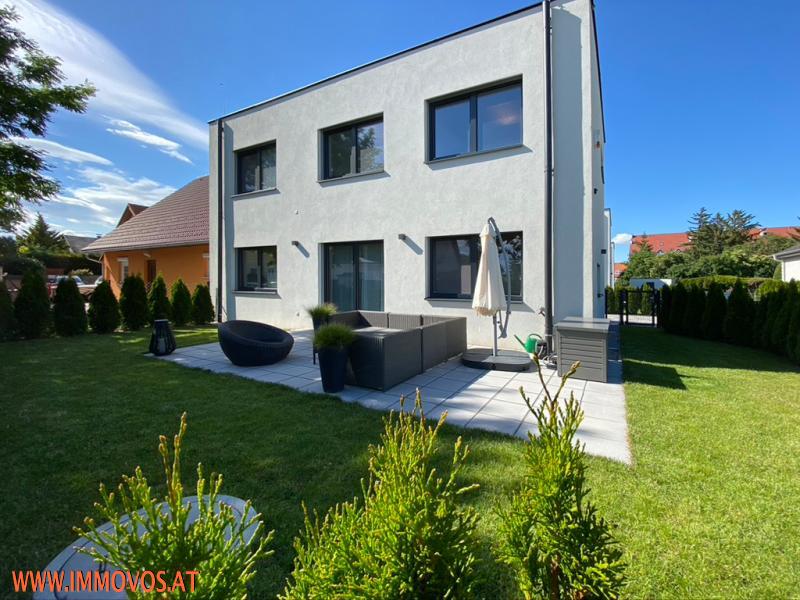 *EINFAMILIENHAUS mit GARTEN und 2 STELLPLÄTZEN* /  / 2326&nbsp;Maria-Lanzendorf / Bild 1