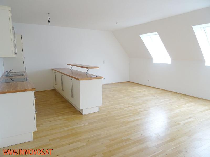 ++ ZWEI ZIMMER DG-WOHNUNG IN TOPLAGE BEIM HUNDERTWASSERHAUS! ++ / / 1030 Wien 3.,Landstraße / Bild 2