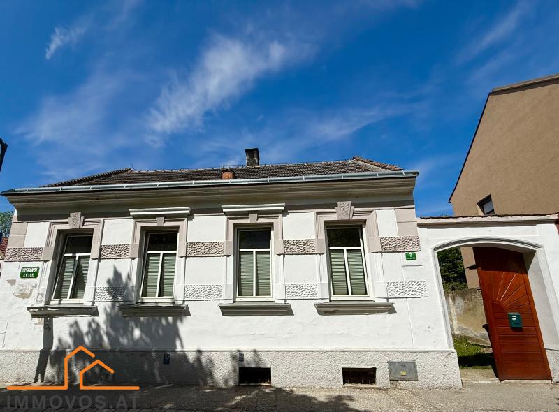 SANIERUNGSBEDÜRFTIGES HAUS IN IDYLLISCHER LAGE IN BESTLAGE VON LANGENLOIS