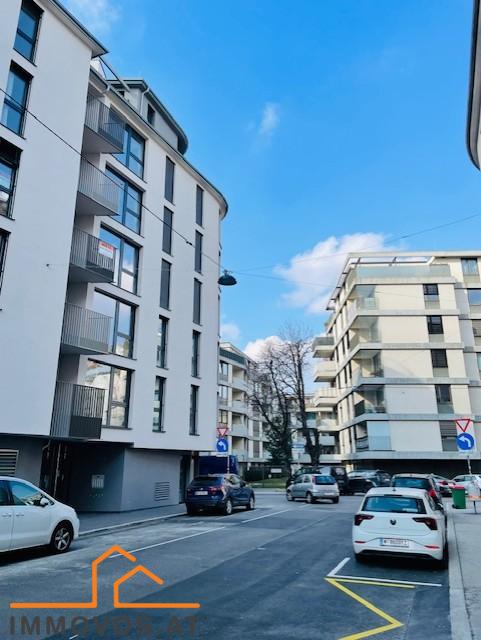 ***FEINER ERSTBEZUG U 4, U6***