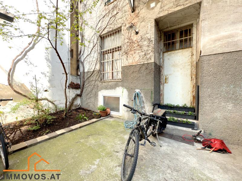 sanierungsbedürftige ALTBAU Wohnung mit TERRASSE im EG