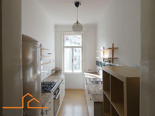 **SÜDSEITIGE KLASSISCHE ALTBAUWOHNUNG MIT ERKERZIMMER NÄCHST TÜRKENSCHANZPARK** / / 1180 Wien 18.,Währing / Bild 0