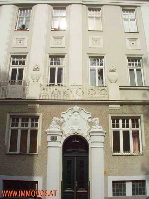 **SÜDSEITIGE KLASSISCHE ALTBAUWOHNUNG MIT ERKERZIMMER NÄCHST TÜRKENSCHANZPARK** / / 1180 Wien 18.,Währing / Bild 3
