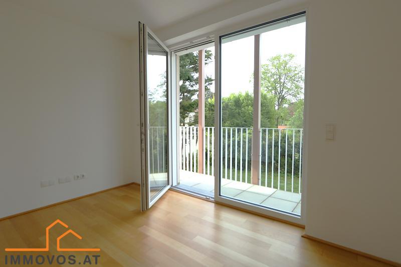 Ausgang auf den Südbalkon vom Hauptschlafzimmer