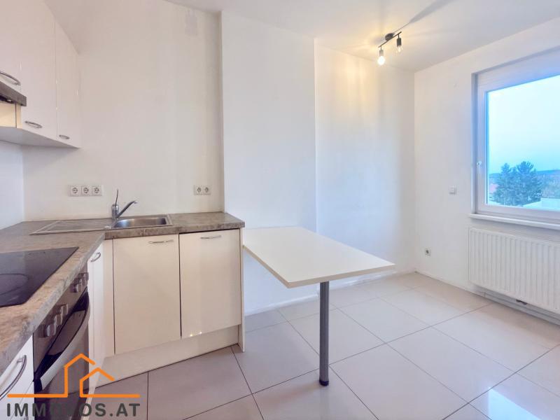 großzügige TERRASSENWOHNUNG mit PKW-Stellplatz / / 2700 Wiener Neustadt / Bild 5