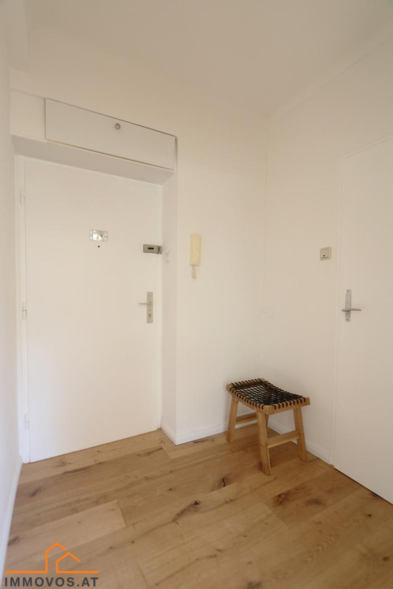 Vorraum mit Platz für einen 60 cm Eckschrank