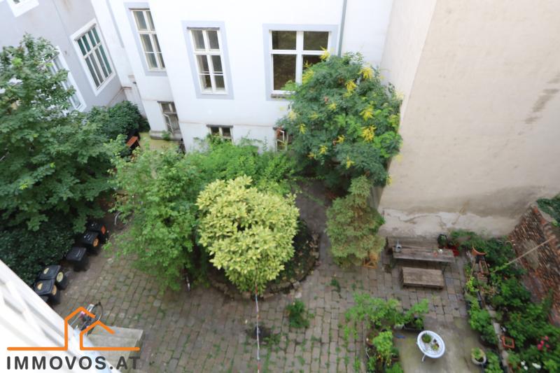 begrünter Innenhof zur gemeinschaftlichen Nutzung