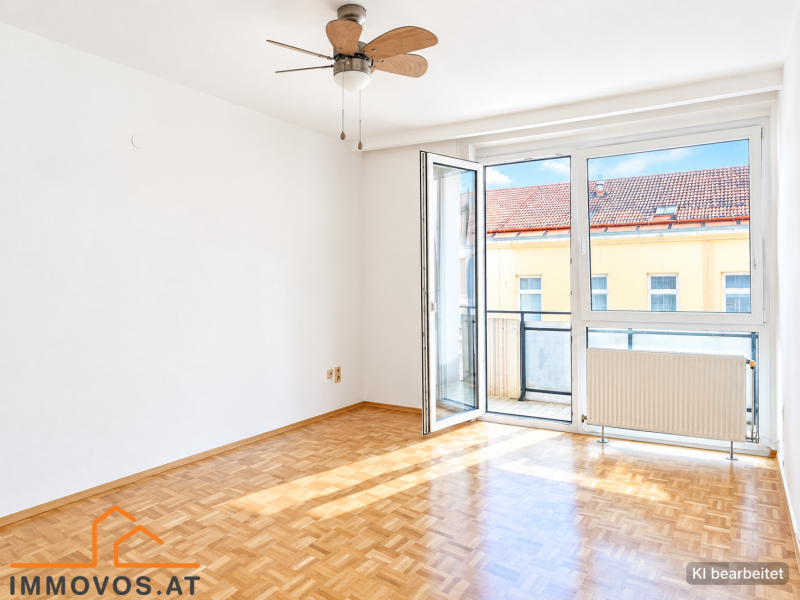 Wohnzimmer mit Ausgang Loggia.png